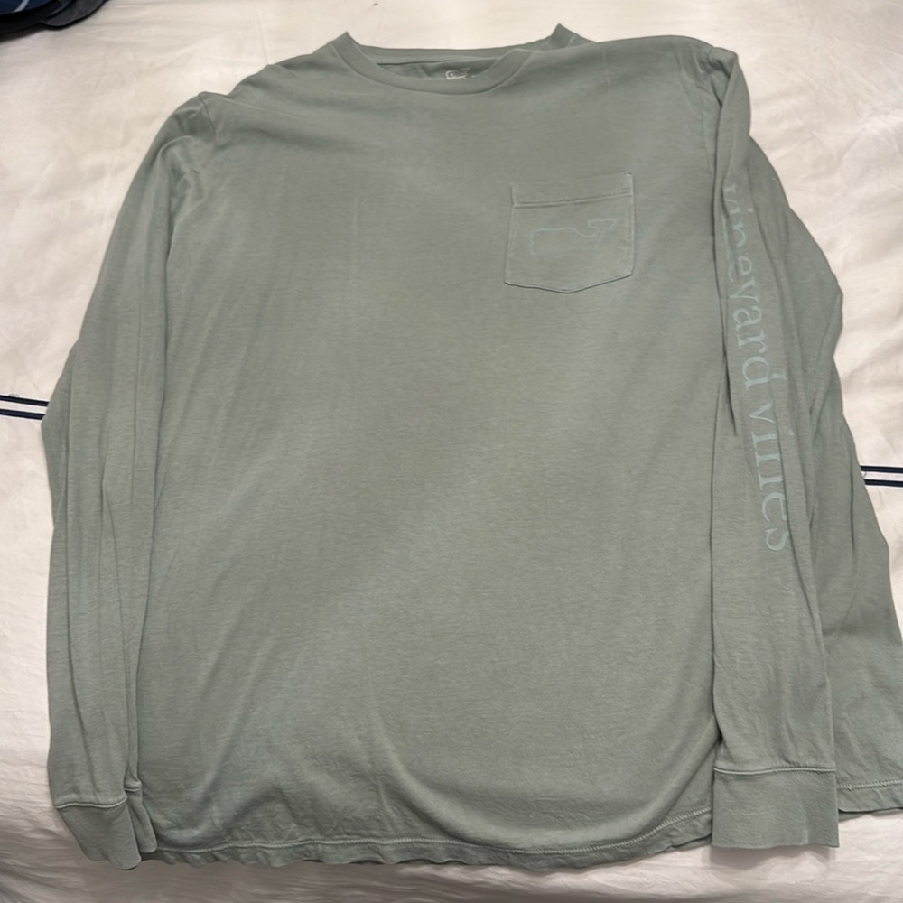 Vineyard Vines Long sleeve tshirt. Large. Olive Green